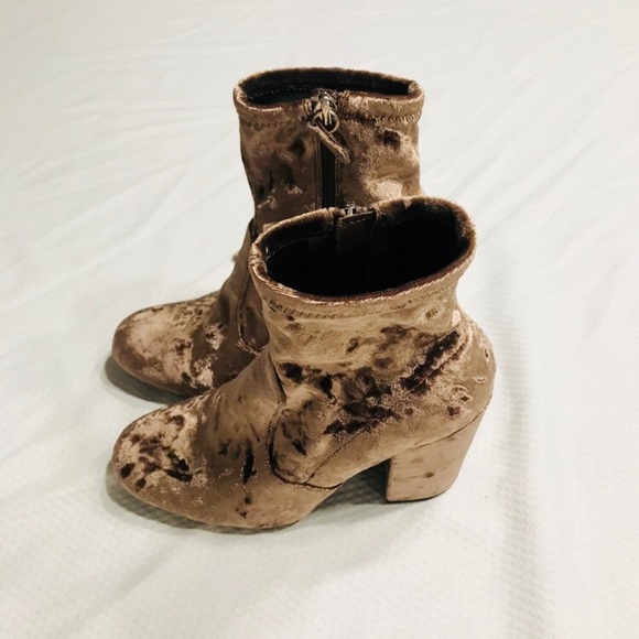 Steve Madden gaze velvet boots - Picture 4 of 9
